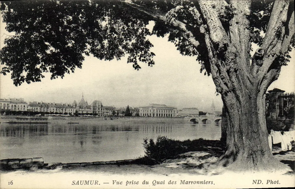 Saumur — Aussicht vom Quai des Marronniers — ND. Phot. - Vorderseite