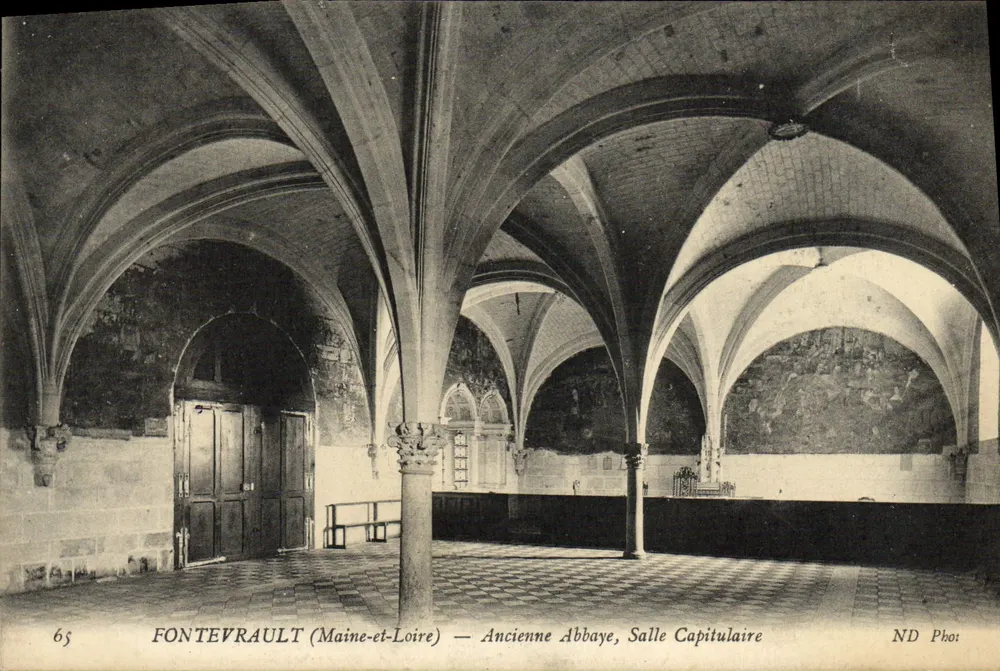Fontevrault (Maine-et-Loire) — Alte Abtei, Kapitelhaus - Vorderseite