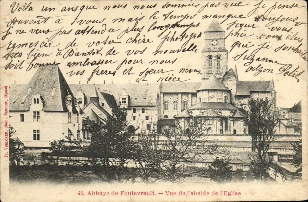 Abtei Fontevrault — Ansicht der Apse der Kirche — Fr. Voelcken, Foto. Saumur, Einlagerung - Vorderseite