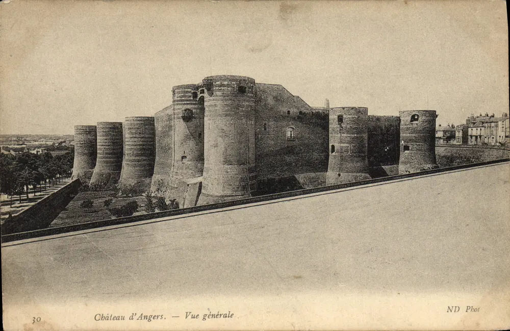 Castelo de Angers — Vista geral — ND Phot, n°30 - Frente