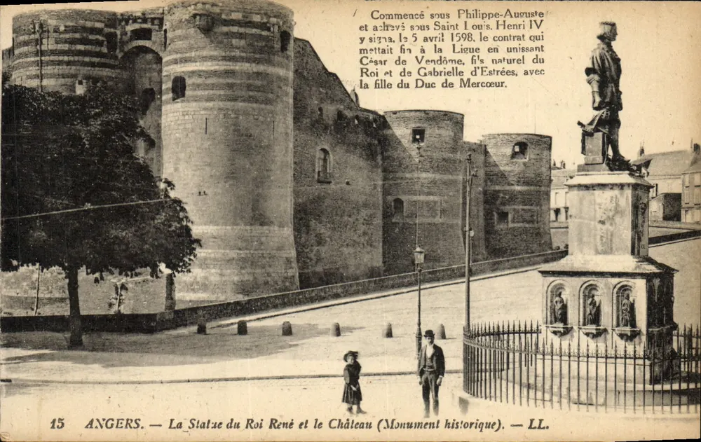 Angers — Die Statue des Königs René und das Schloss (Historisches Denkmal) — LL. - Vorderseite