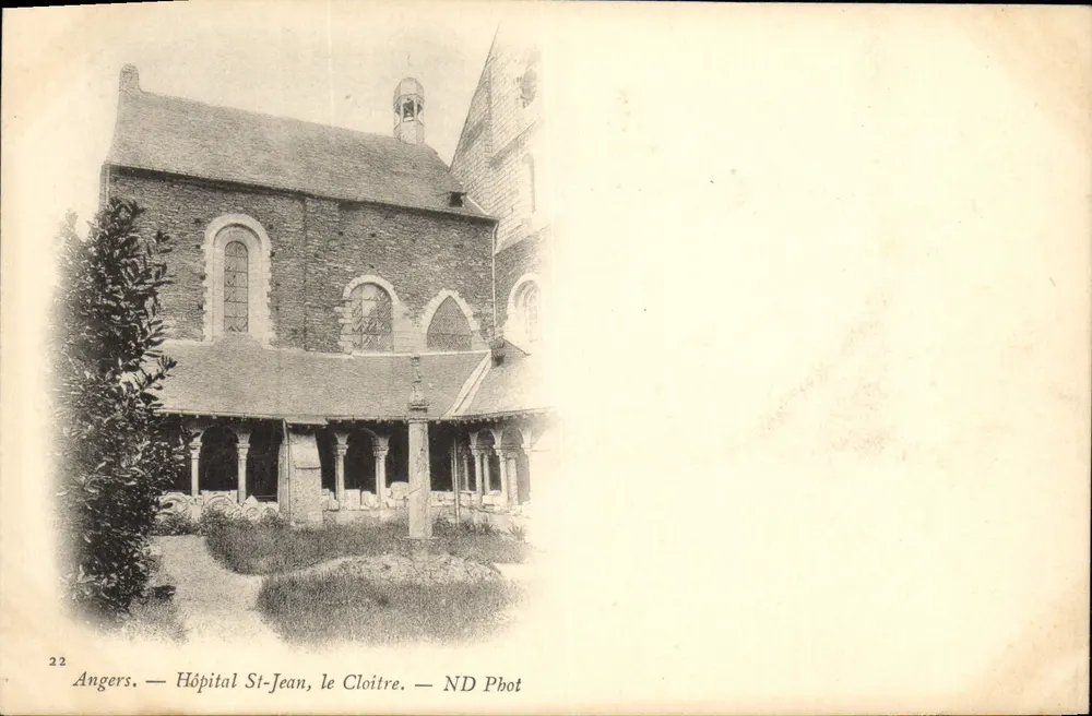 Angers — Hospital São João, o Claustro — ND Phot - Frente