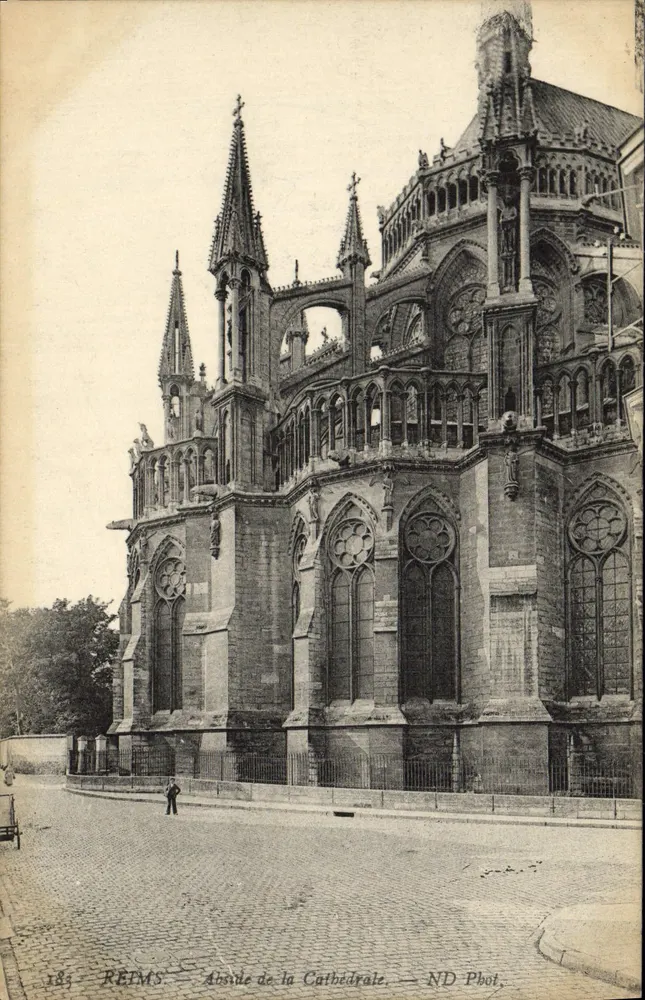 Reims — Abside da Catedral — ND Fot. - Frente