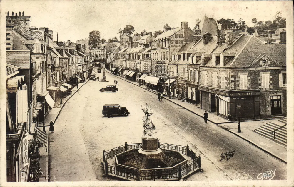 Villedieu-les-Poêles — Place de la République — Gaby - Recto