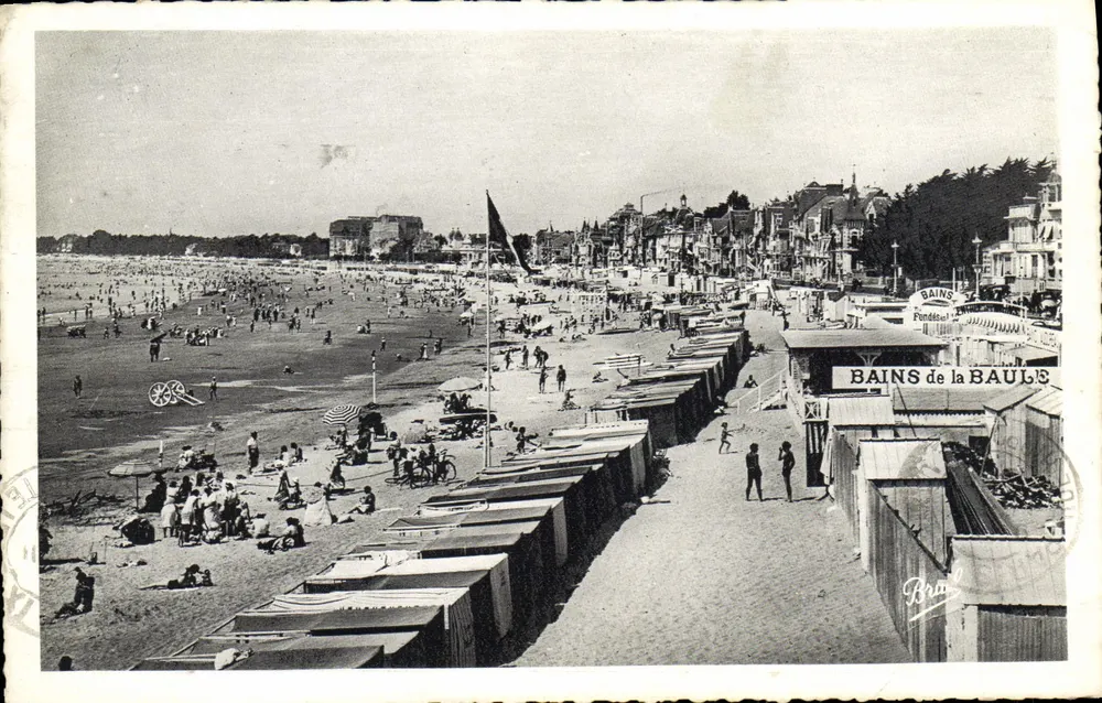 Bains de la Baule — Praia animada — Edição Laurand, Avenida da Gare - Frente