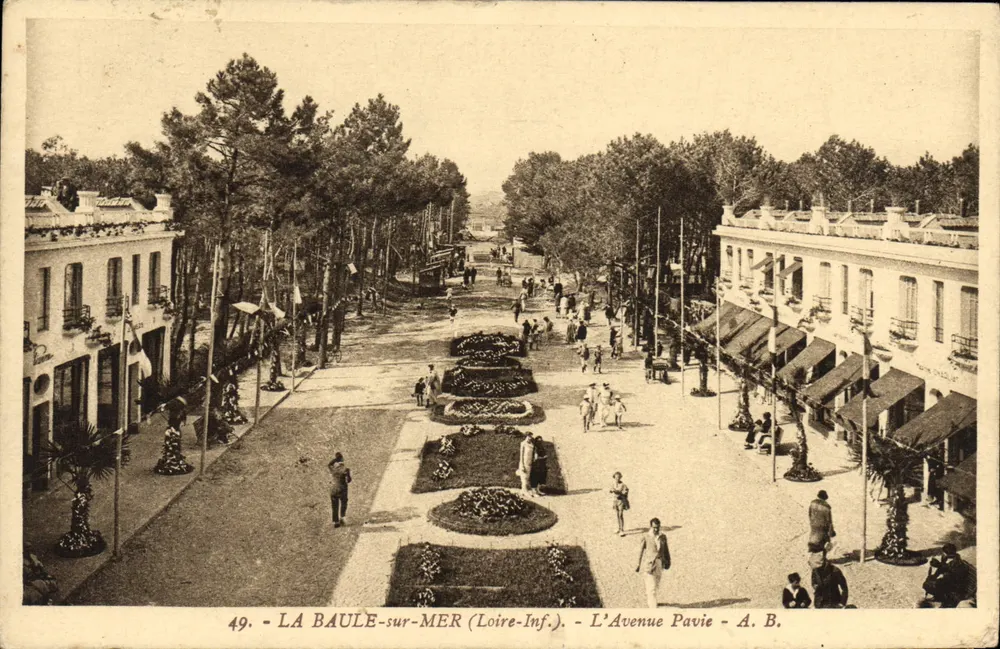 La Baule-sur-Mer (Loire-Inf.) — L'Avenue Pavie — A. B. - Vorderseite