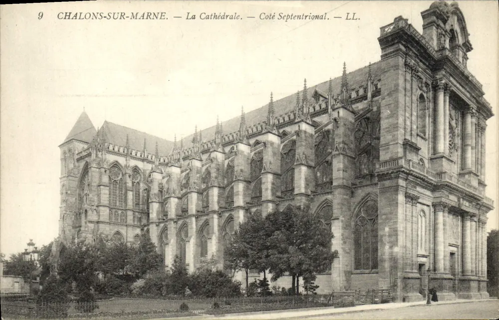 Chalons-sur-Marne — Die Kathedrale — Nordseite — LL. - Vorderseite