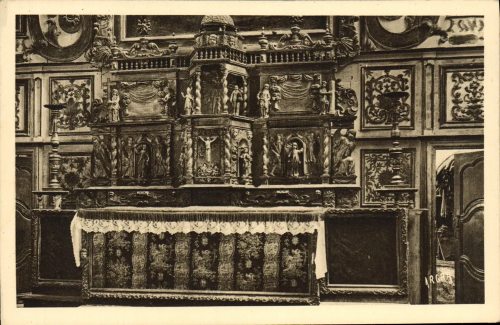 Espagnac — Tal des Célé (Lot) — Meisteraltar der Abtei Val-Paradis — geschnitztes und vergoldetes Nussbaumholz - Vorderseite
