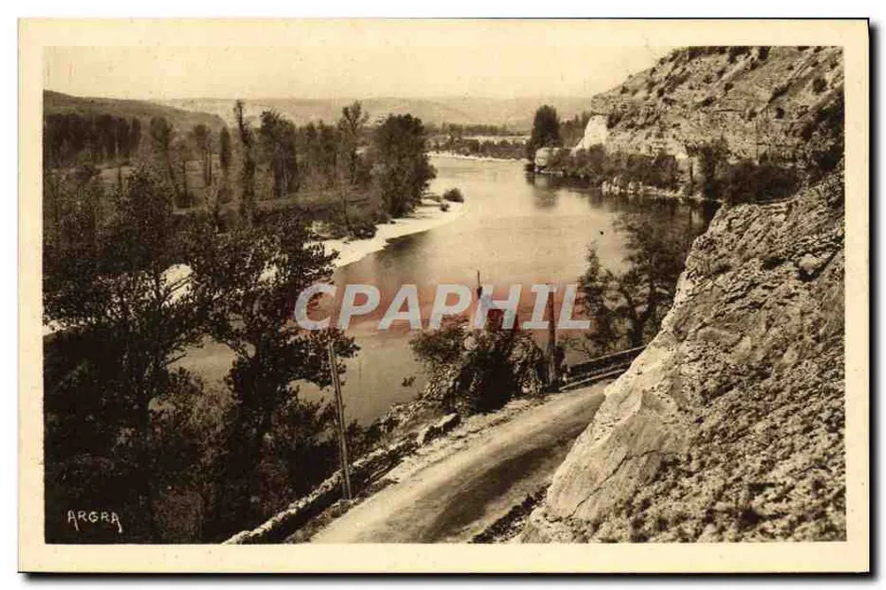 Die Dordogne stromaufwärts von Souillac (Lot) — Blick von einer Straße entlang eines Kliffs — Verlag Les Arts Graphiques, Toulouse - Vorderseite