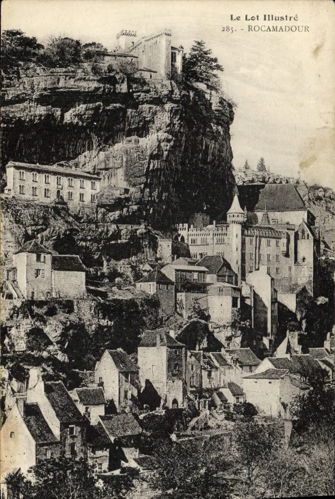 Rocamadour — vista do vilarejo e do castelo sobre a falésia — Le Lot Illustré, n°285 - Frente