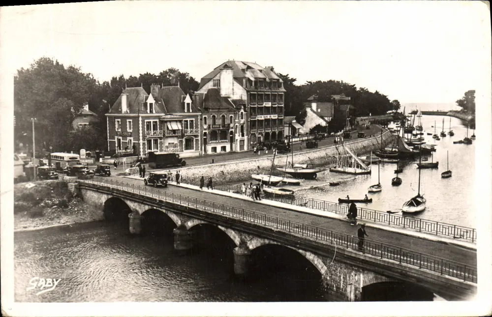 Saplage-les-Pins — Blick auf den Hafen und die Brücke — Editions Gaby - Vorderseite
