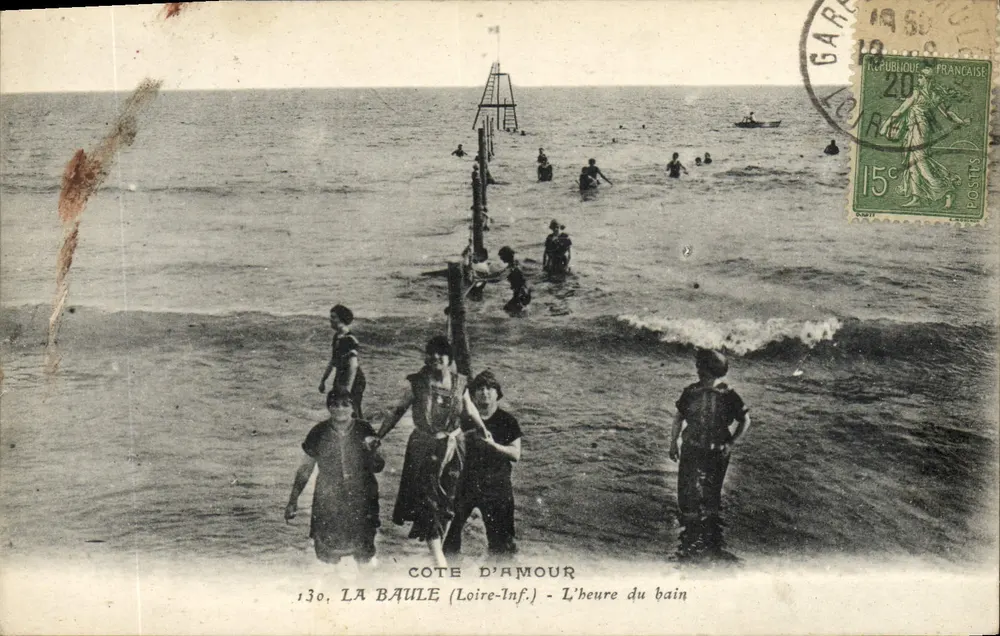 Côte d'Amour — La Baule (Loire-Inf.) — Hora do banho — editor: G. Marti - Frente