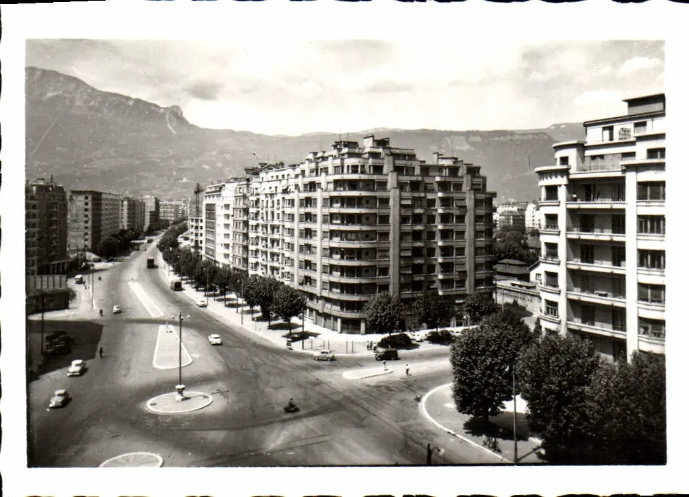 Place Gustave-Rivet, Boulevard Maréchal-Foch und der Vercors — n°6 - Vorderseite