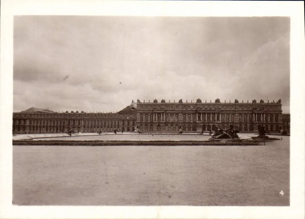 Palácio de Versalhes — vista da cour d'honneur — n°4 - Frente