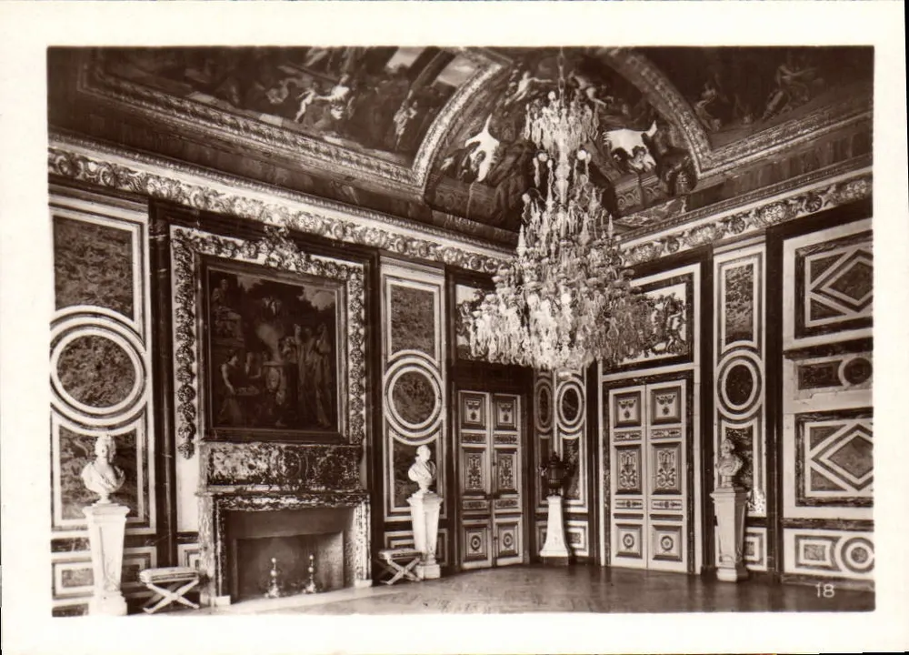 Sala de jantar do castelo de Versailles — interior ricamente decorado — série 18 - Frente