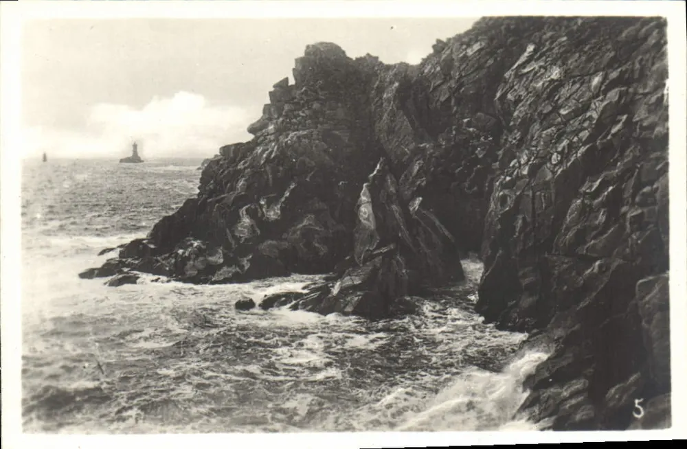 Farol da ilha de Sein — Rochas costeiras — Editor desconhecido, n° 5 - Frente