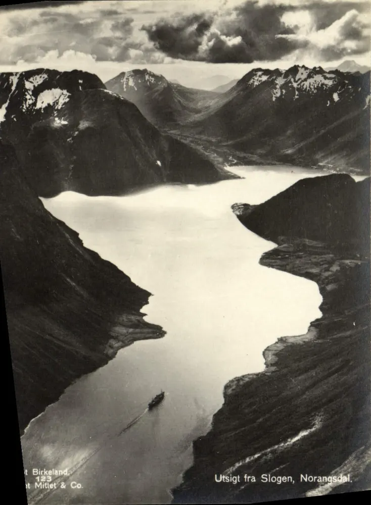 Vista do lago Sloggen em Norangsdal — editor Mittiet & Co., n° 123 - Frente