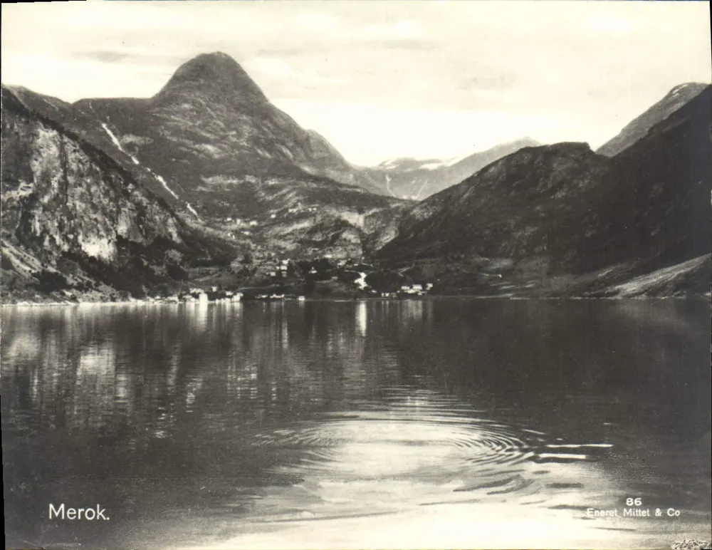 Merok — vista do lago e das montanhas — Eneret Mittet & Co n°86 - Frente
