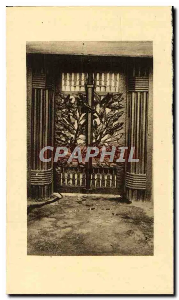 Monument da Trincheira de Baionetas — Porta de entrada em ferro forjado - Frente