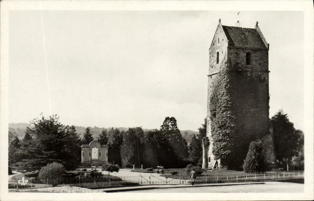 St-Hilaire-du-Harcouët — Öffentlicher Garten und alte Turm — Verlag C.A.P. - Vorderseite