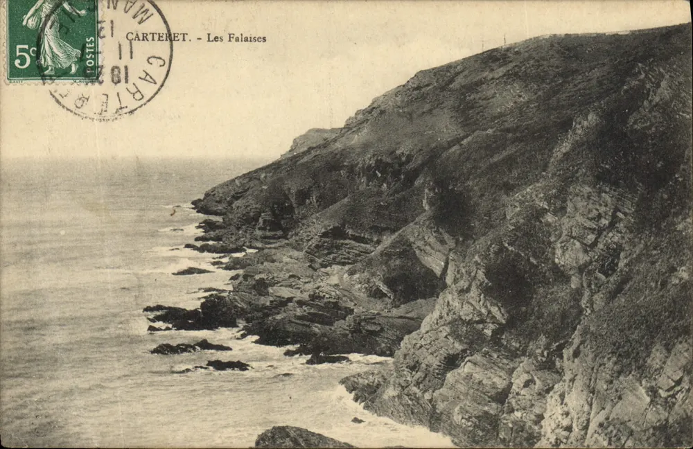 Carteret - Les Falaises — vue des falaises côtières — éditeur imprimeur non visible - Frente