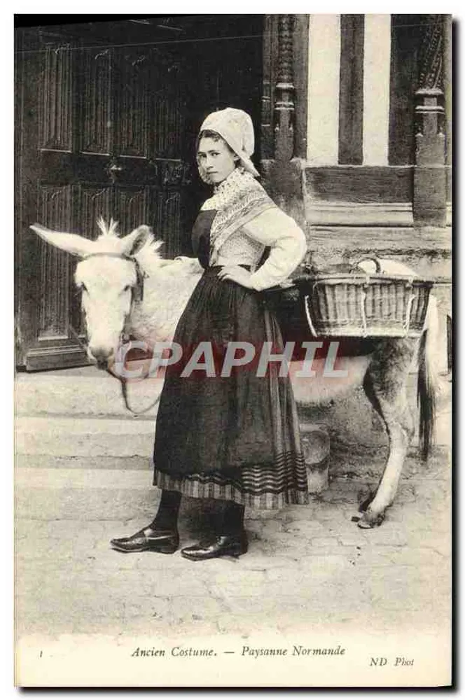 Normannische Bauernfrau — Traditionelles Kleid — ND Phot - Vorderseite