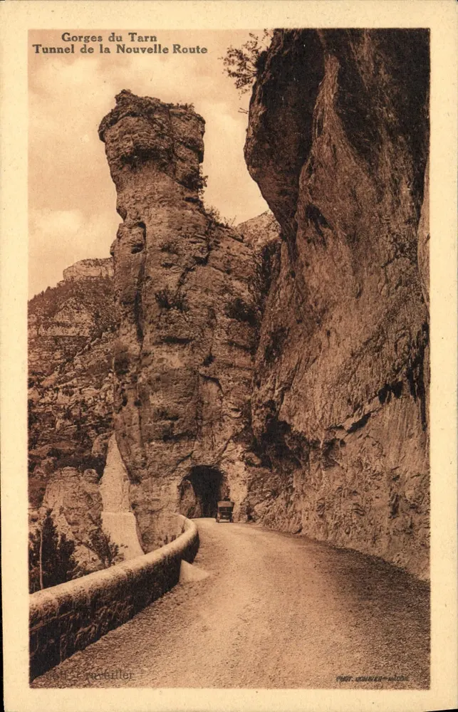 Täler des Tarn — Tunnel der neuen Route — Phot. Courrier - Vorderseite