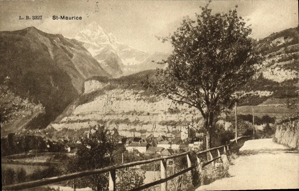 St-Maurice — vista panorâmica com o Mont-Blanc no fundo — Louis Burgy, Lausanne, n° 3327 - Frente