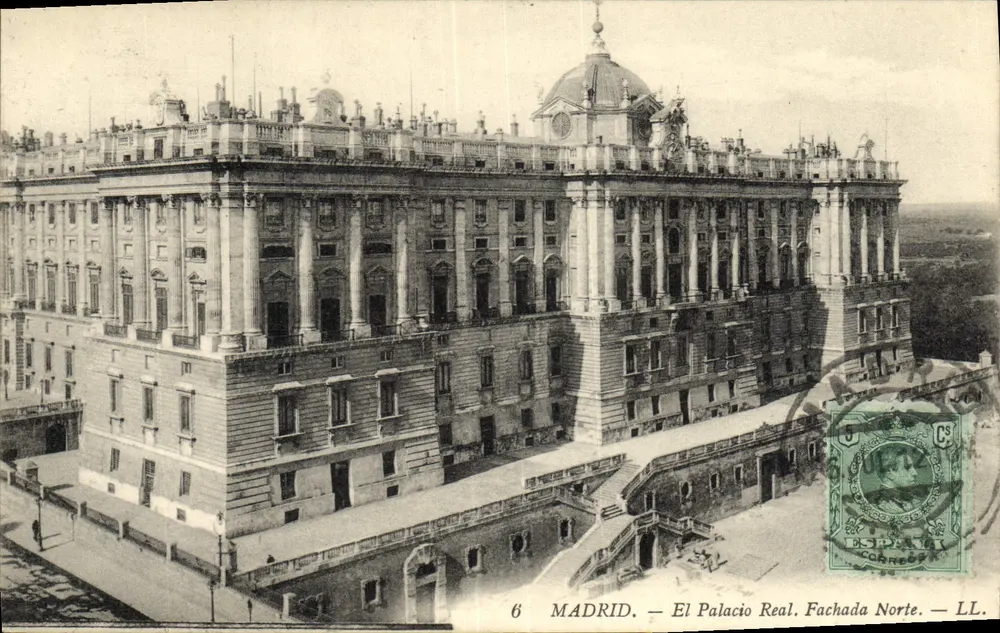 Madrid — O Palácio Real. Fachada Norte — LL - Frente