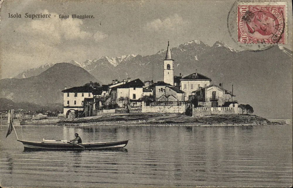 Isola Superiore - Lago Maggiore — vista de uma vila na ilha com um restaurante e um barco — editor Brunner & C., n° 14530 - Frente