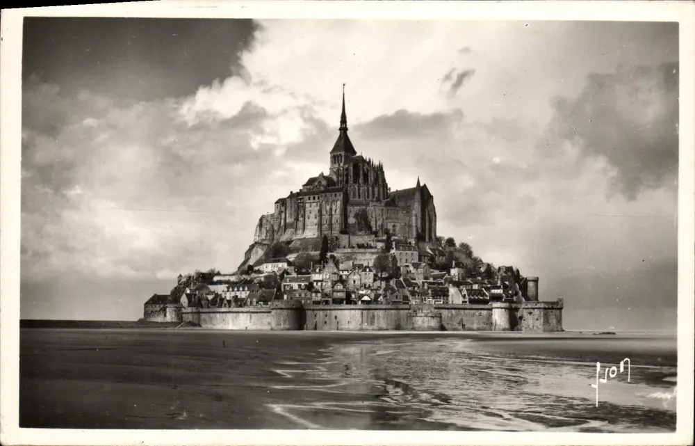 Monte Saint-Michel — Lado Sudeste — Les Éditions d'Art, Paris - Frente