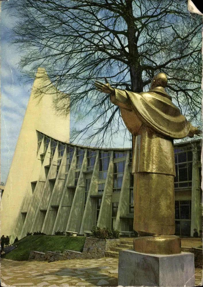 Statue von Pius XII — Kirche des Pavillon du Saint-Siège — Exposition Universelle de Bruxelles 1958 - Vorderseite