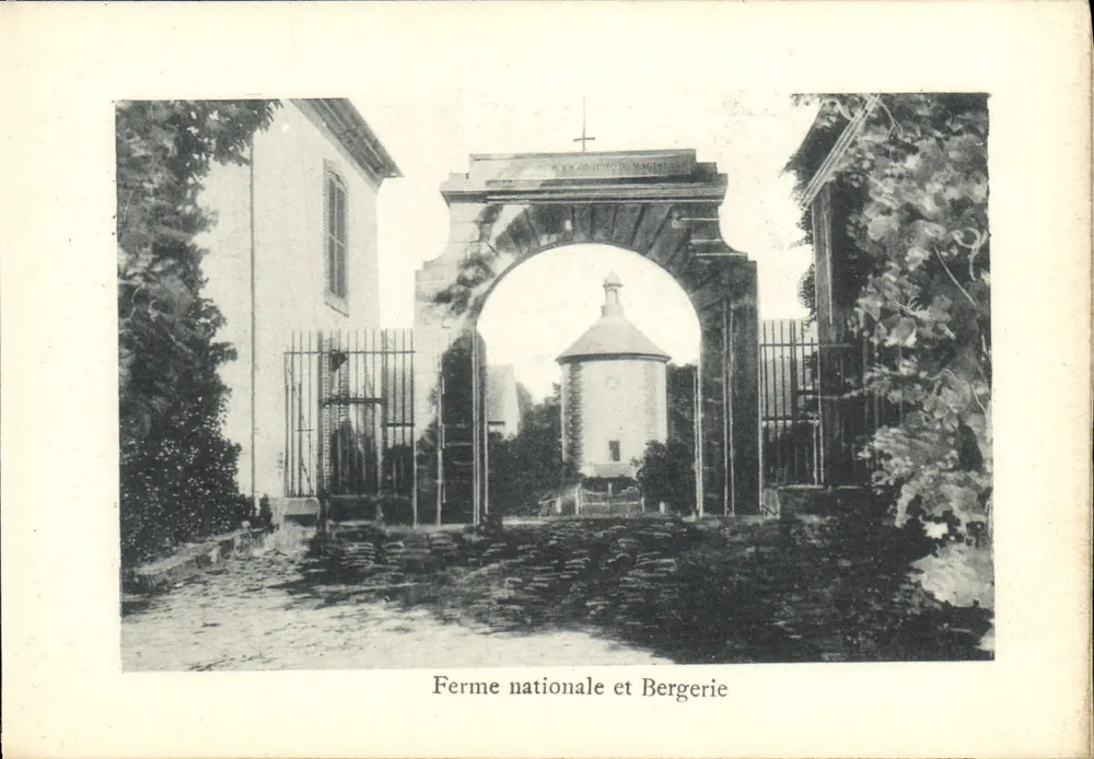 Ferme nationale et Bergerie — entrée monumentale avec tour ronde — éditeur imprimeur non visible - Vorderseite