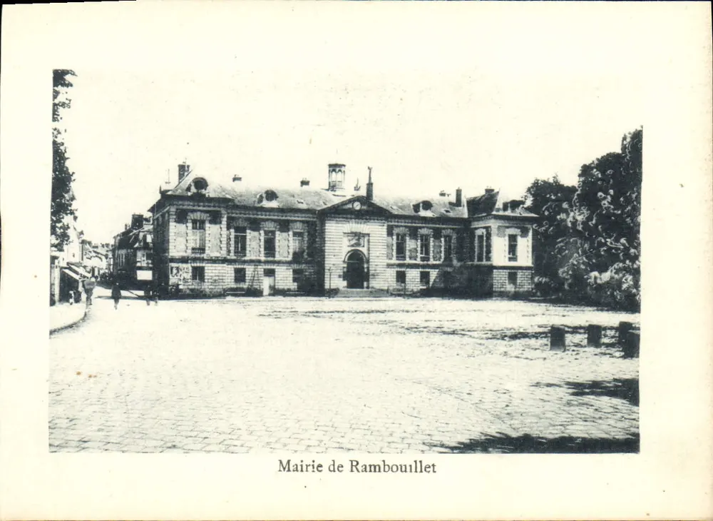 Mairie de Rambouillet — édifice municipal — éditeur inconnu, n° de série non visible - Frente