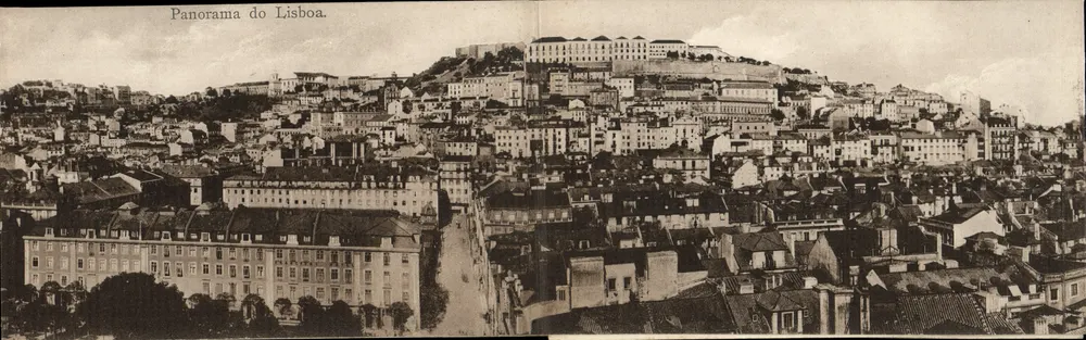 Panorama de Lisbonne — vue panoramique de la ville avec le château sur la colline — éditeur non visible - Vorderseite