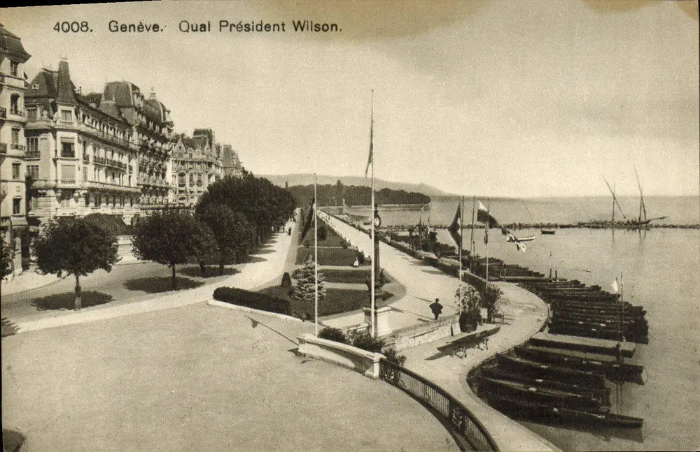 Genebra. Quai Presidente Wilson — vista do cais com barcos e edifícios — Edições Jaeger, n° 4008 - Frente