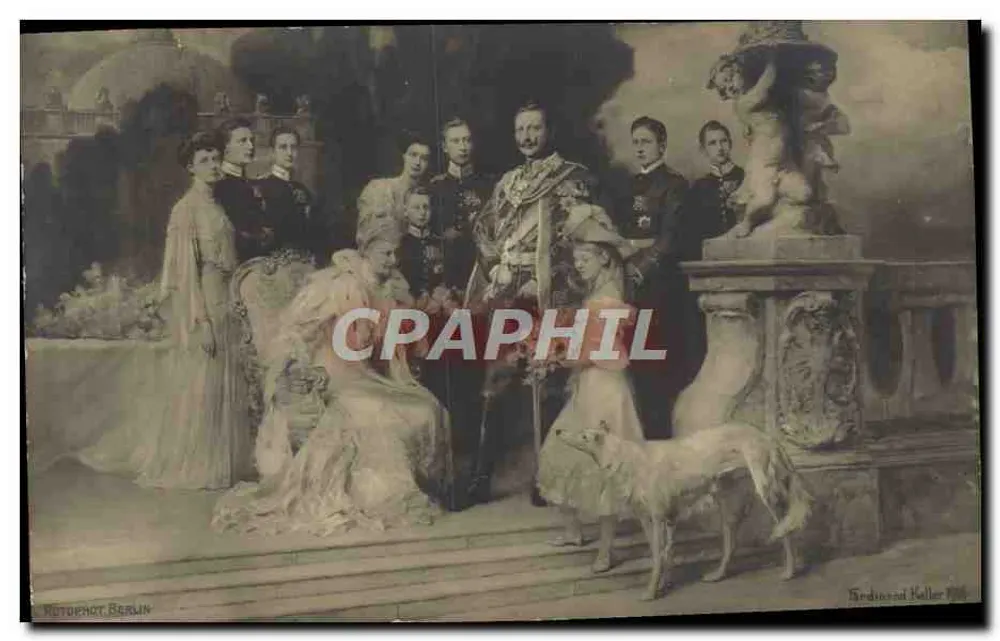 Famille royale — groupe en extérieur — Ferdinand Keller, Berlin - Recto