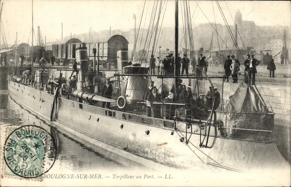 Boulogne-sur-Mer — Torpedoboot am Hafen — LL. - Vorderseite