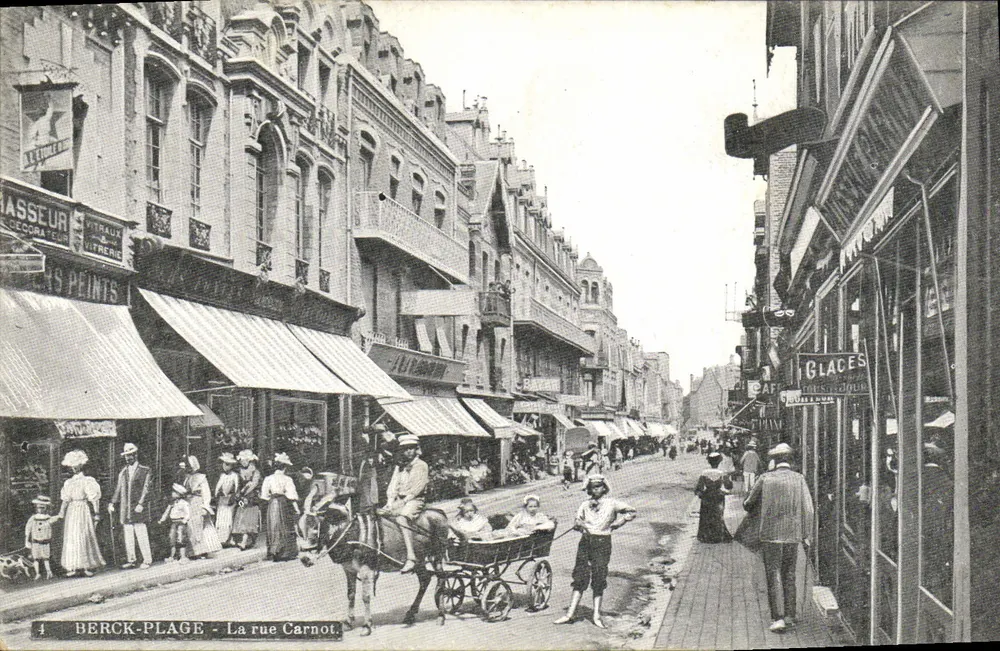 Berck-Plage - Ansicht der Straße Carnot — Verlag AQUA (V. & Cie, Paris) — Nr. 4 - Vorderseite