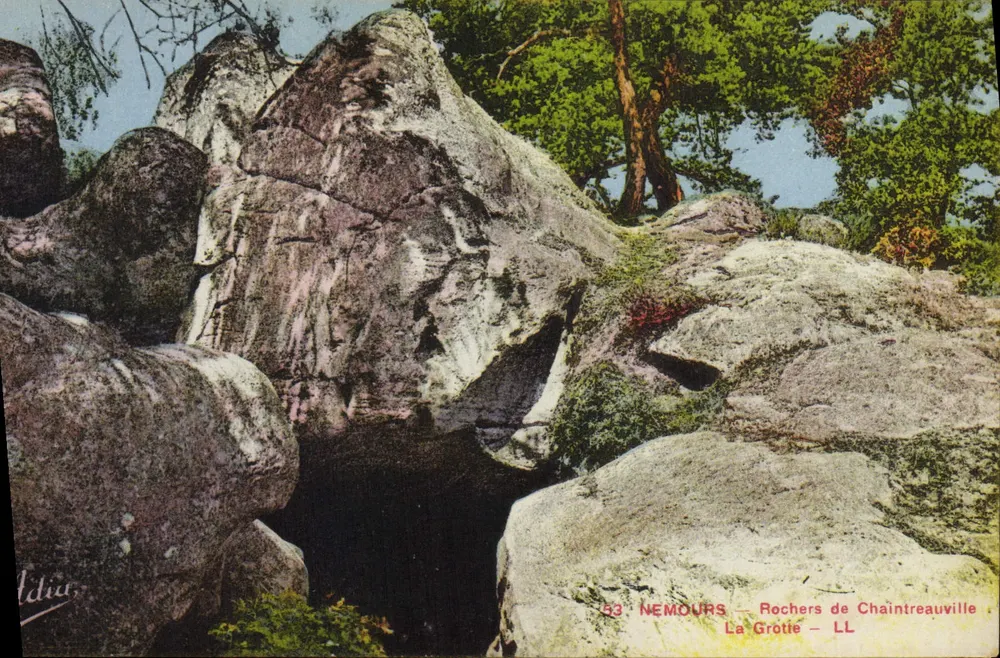 Nemours — Felsen von Chaintreauville — La Grottie — LL - Vorderseite