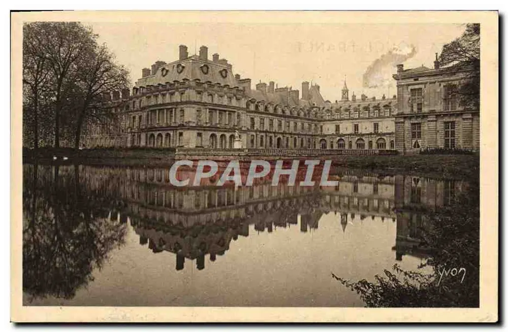 Palais de Fontainebleau — Vue d'ensemble — Édition d'art YVON - Frente