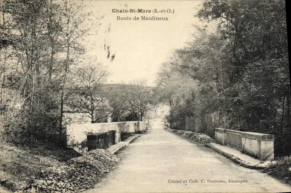 Chalo-St-Mars (S.-et-O.) — Rua de Moulineux — Cliché e Coll. E. Rameau, Etampes - Frente