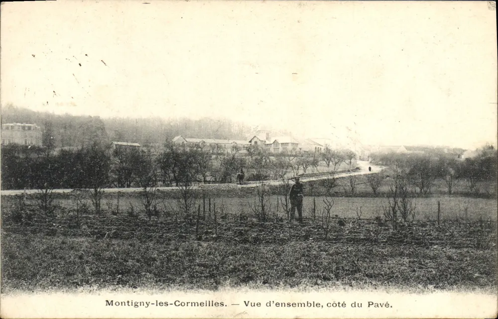 Montigny-les-Cormeilles — Überblick, Seite des Pavé. - Vorderseite
