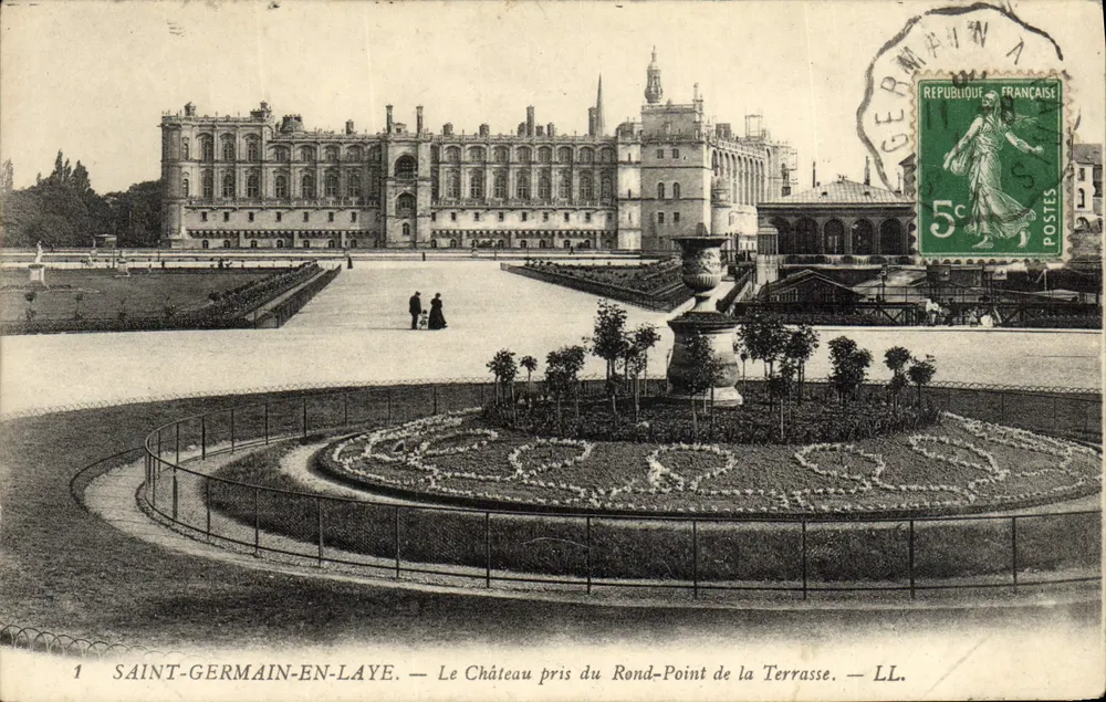 Saint-Germain-en-Laye — Das Schloss von der Rundung der Terrasse — LL. - Vorderseite