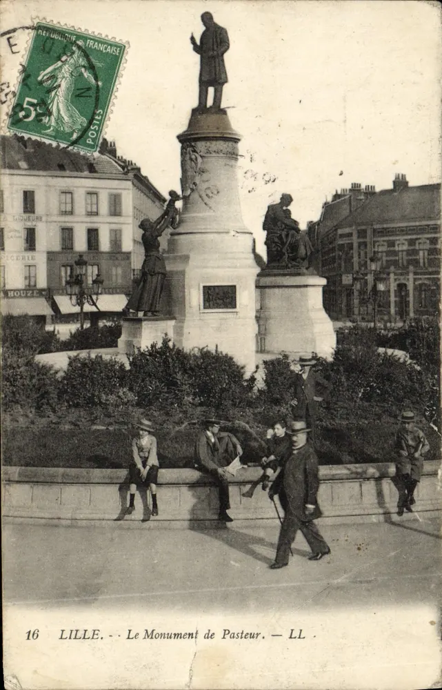 LILLE — O Monumento de Pasteur — LL - Frente