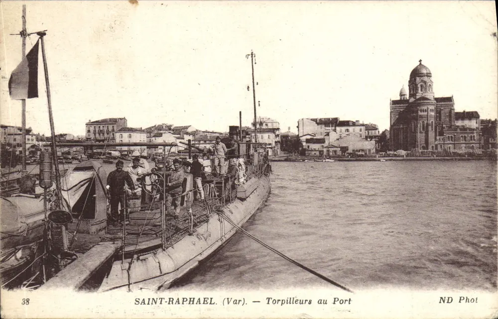 Saint-Raphaël (Var) — Torpilleur al Porto — ND Phot - Recto