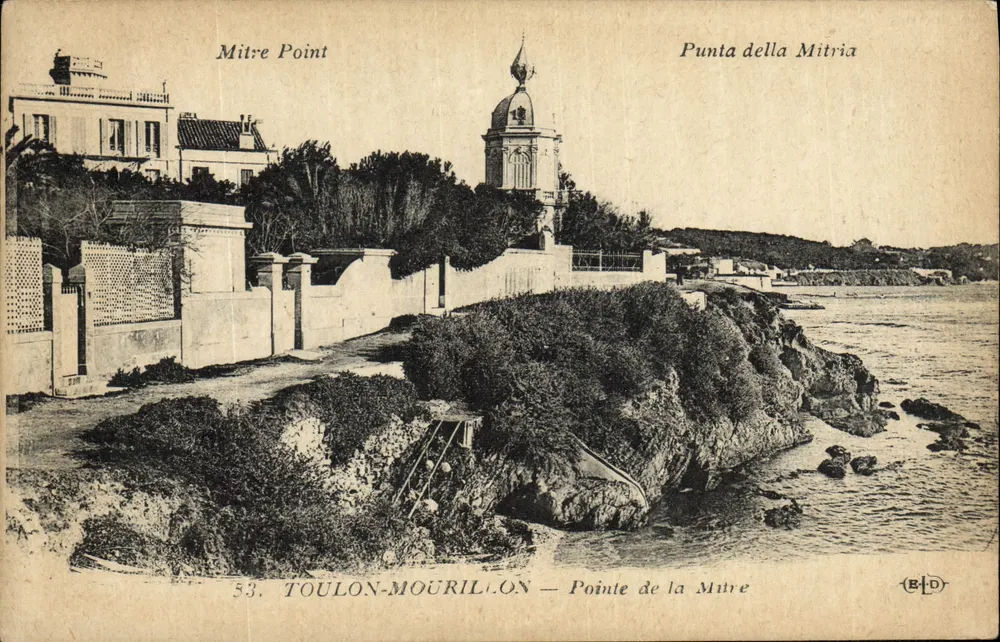 Toulon-Mourillon — Ponta da Mitre — vista costeira com farol e vila - Frente