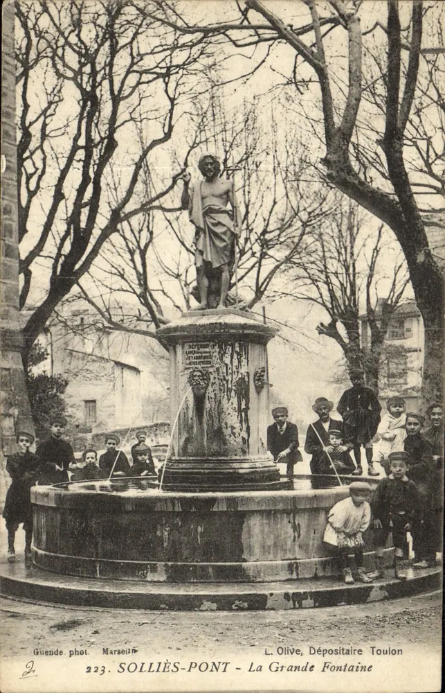 SOLLIÈS-PONT - Die Große Fontäne — L. Olive, Händler Toulon, n° 223 - Vorderseite
