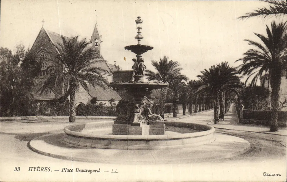 Hyères — Place Beauregard — Selecta - Frente