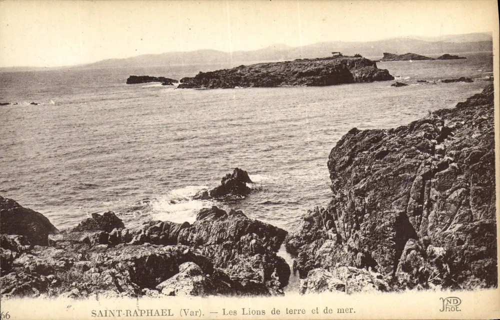 Saint-Raphaël (Var) — Os Leões da Terra e do Mar — JND Phot. - Frente